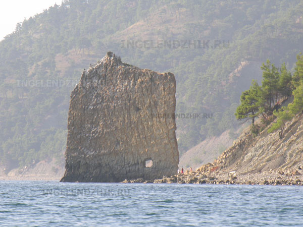 Photo of the «Sail» rock of Gelendzhik
